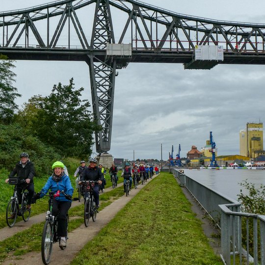 In Schleswig-Holstein radeln die Kolpinger flach am Wasser entlang. In Schleswig-Holstein radeln die Kolpinger flach am Wasser entlang.