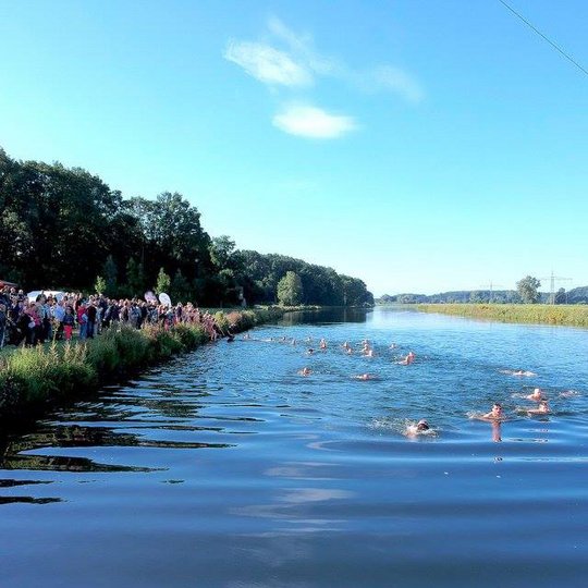 56 Aktive nahmen bei der Premiere des Kanal-Triathlons 2017 teil. 56 Aktive nahmen bei der Premiere des Kanal-Triathlons 2017 teil.