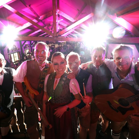 Wollen erstmals in Hollage die Bühne rocken: Take Five aus München. Take Five aus München