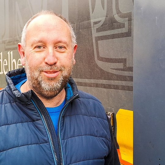 Burkhard Böwer gibt die Organisation der Altkleidersammlungen nach achteinhalb Jahren ab. Burkhard Böwer