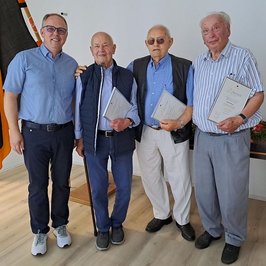 Jubilarehrungen der Kolpingsfamilie Hollage. Jubilarehrungen der Kolpingsfamilie Hollage.