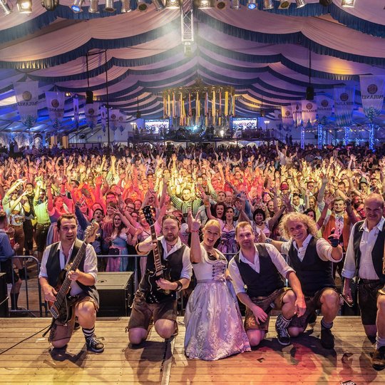 Die Münchner Band 089 wird in neuer Besetzung das Hollager Festzelt rocken (Archivfoto). Die Münchner Band 089 im Hollager Festzelt.
