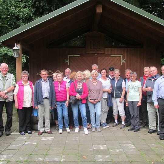 Die Gruppe im Biogarten der Kolpingsfamilie Meppen-Esterfeld.