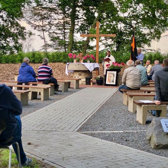 Kolping-Maiandacht an der Hollager Mühle. Kolping-Maiandacht an der Hollager Mühle.
